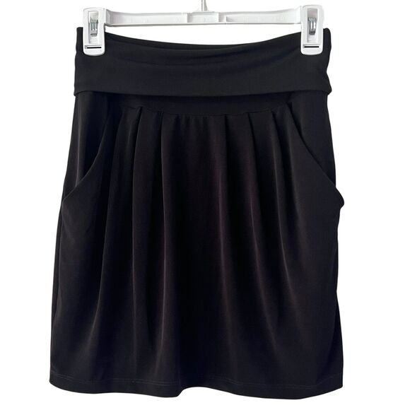 Tinta Women's Black Skirt Pockets Tulip Mini Casual Cute Size 8 Stretch - Picture 2 of 7